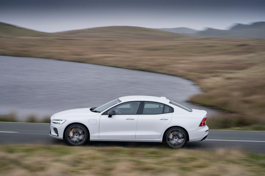  Volvo S60 T8 Polestar Engineered 2019 года  (UK) (фото 20 из 40)